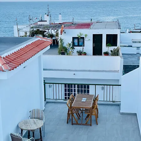 Apartment With Ocean View